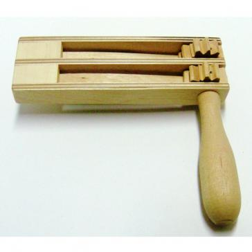 Трещотка круговая двухполосная неокрашенная Д522